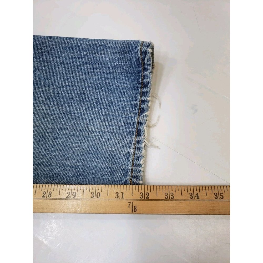 Levis 501 Mens Jeans Straight Leg Button Fly Light Wash Distressed Size 33x32 - Picture 10 of 10